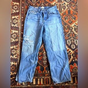 Universal Thread Women’s distressed Light Blue Denim Jeans size 8